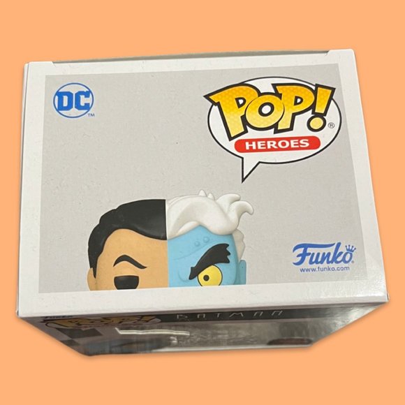 Two-Faces Batman the Animated Serie Funko - Picture 5 of 6